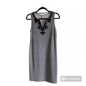 Charter Club women’s shift dress navy blue/white embroidered size Medium